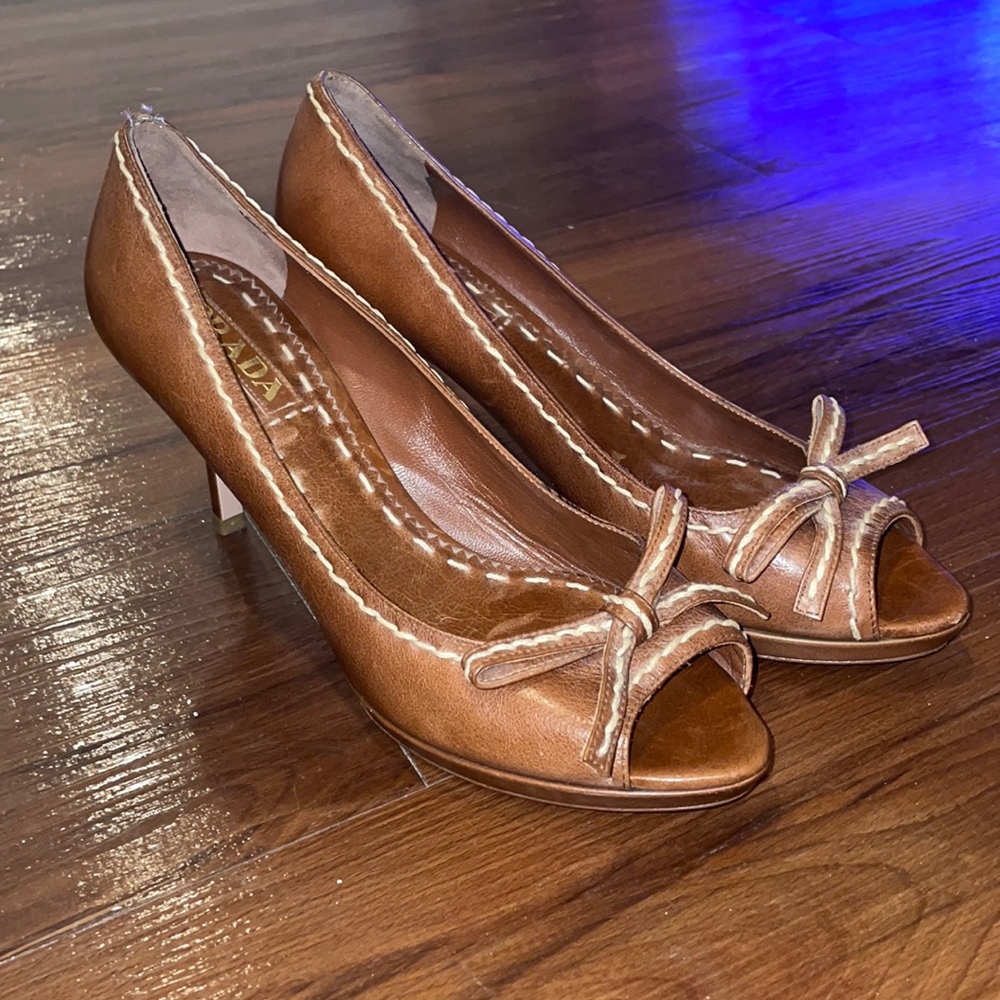 Prada Leather Pumps with Bow